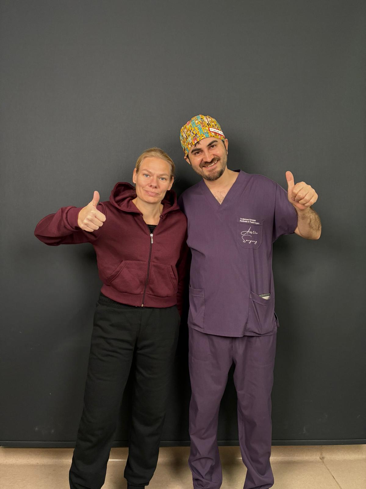 Dr. Özdemir mit Patientin